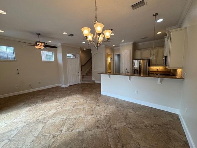 Building Photo - Newly renovated 4 Bedroom 3 1/2 Bathroom Town Home in Windermere