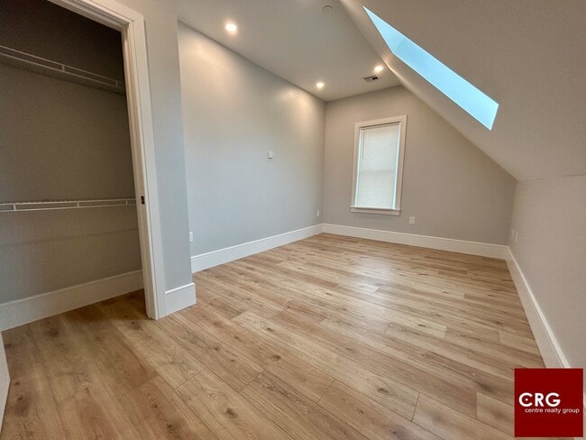 Building Photo - 124 Kenrick St