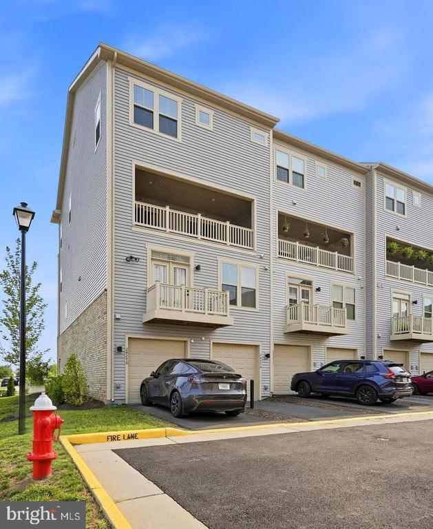 Building Photo - 24274 Thurso Sq