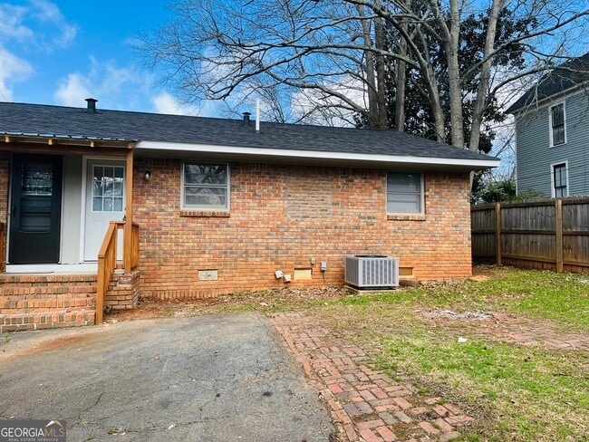 Building Photo - 60 W Washington St