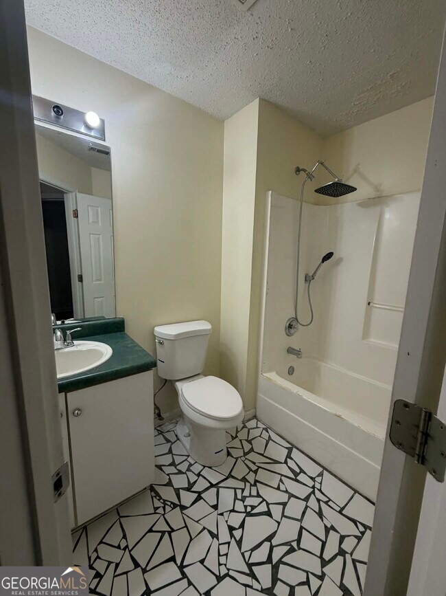 Building Photo - 2890 Duncan Pl