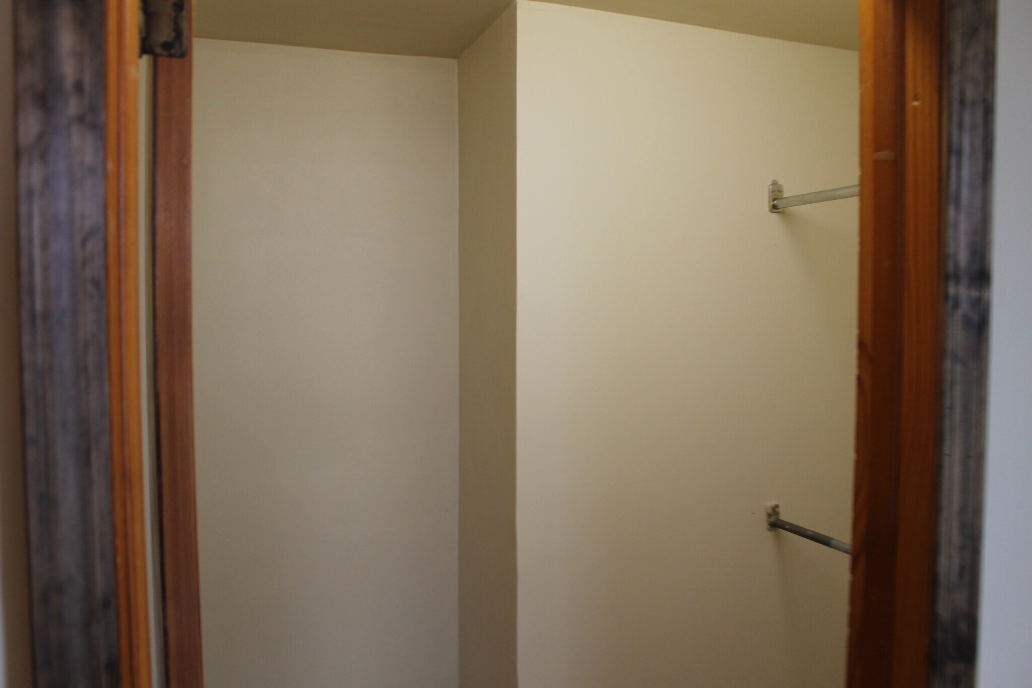 Building Photo - 457 W 8th St