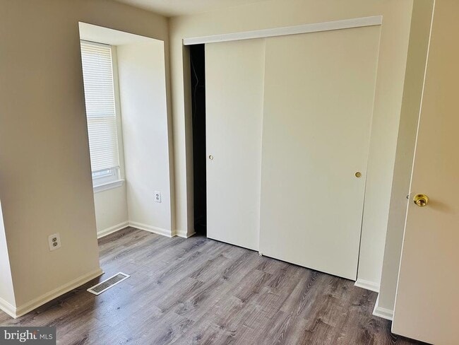 Building Photo - 22 Alden Ct