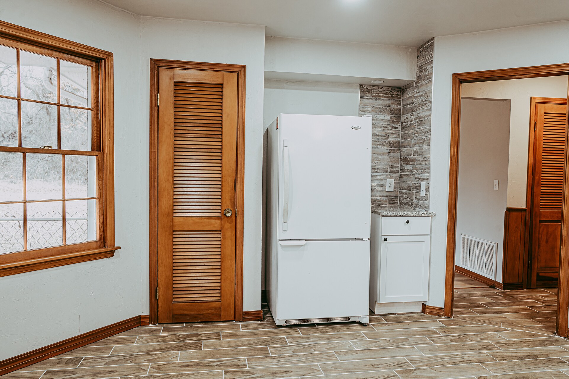 Kitchen/Coffee Bar - 5331 Indian Hill Rd