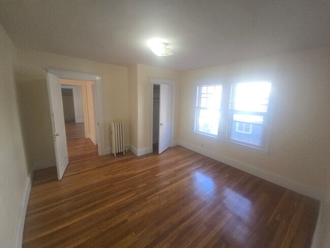 Building Photo - 281 Lowell Ave