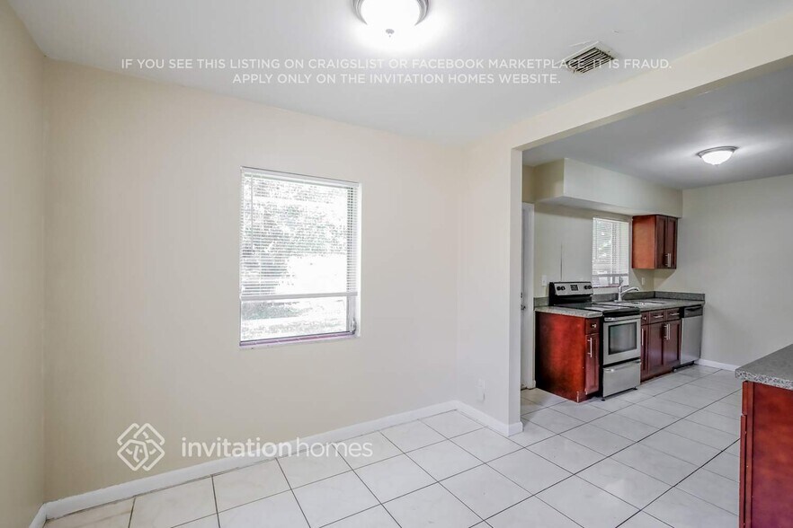 Building Photo - 16049 NE 9th Ct