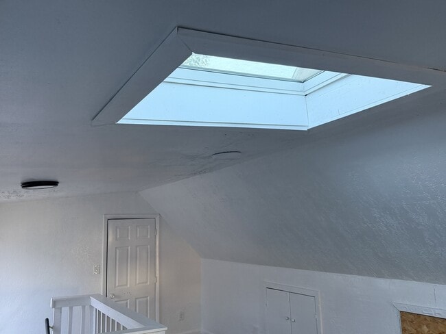 Building Photo - 312 Salem St