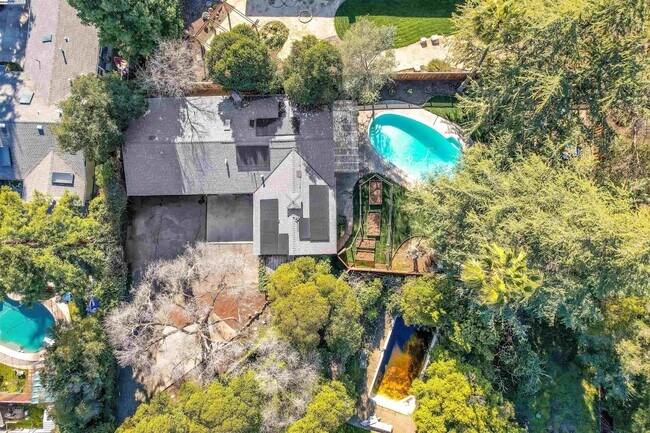 Building Photo - 55 Normandy Ln