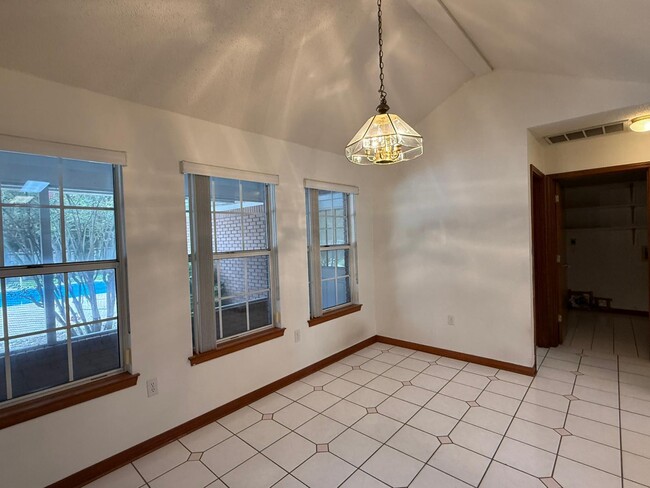 Building Photo - 4444 Southminster Cir