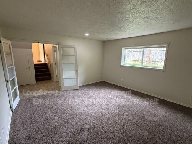 Building Photo - 1634 SW Knollbrook Pl