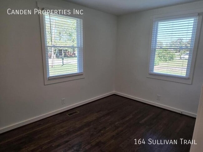 Building Photo - 164 Sullivan Trail