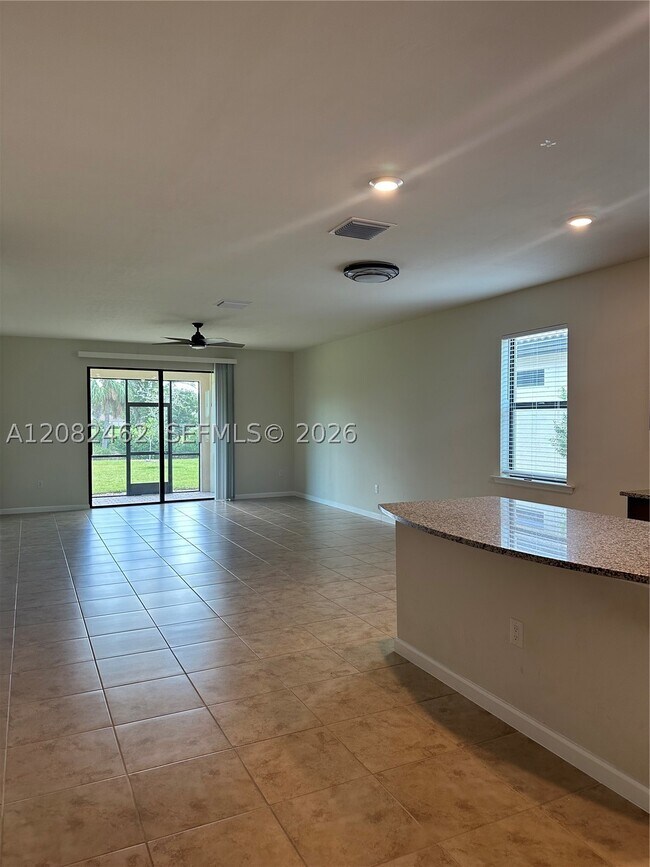 Building Photo - 3932 Black Eagle Ln