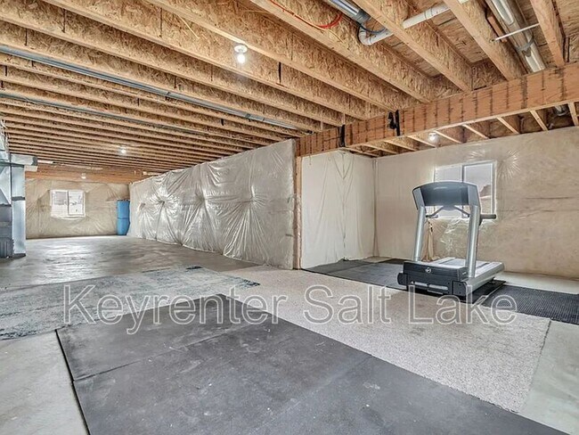 Building Photo - 31 N Palomino Way