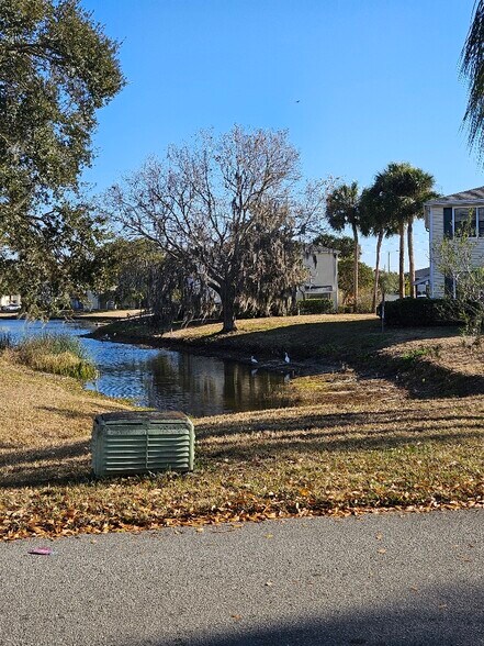 Building Photo - 129 Camphor Cir