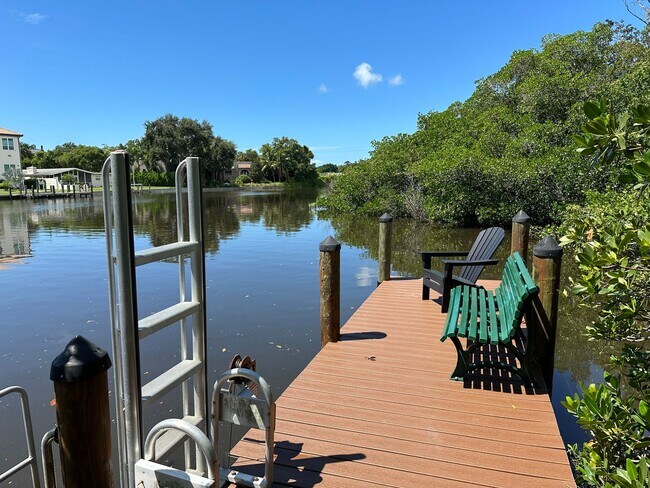 Building Photo - SEASONAL RENTAL - Downtown Sarasota Renovated Waterfront Condo