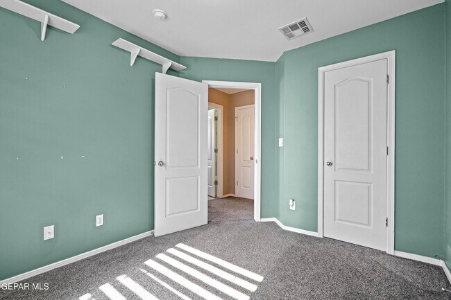 Building Photo - 2404 Escape Point St