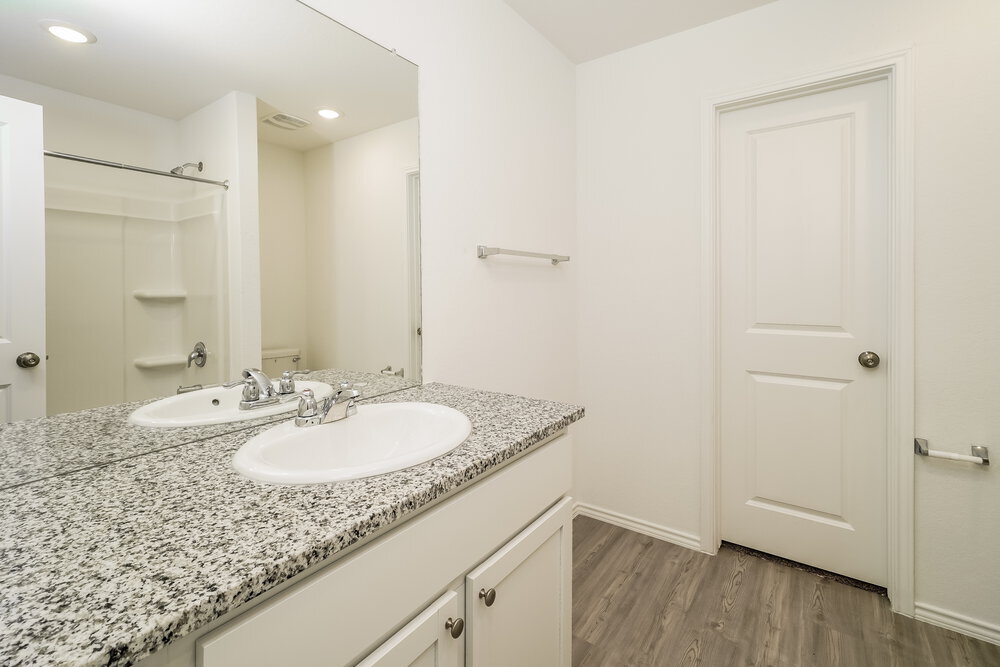 Building Photo - 13937 Reservoir Dr