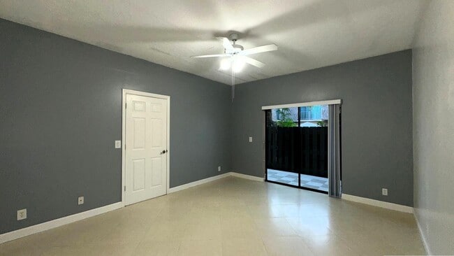 Building Photo - 303 Waterview Dr