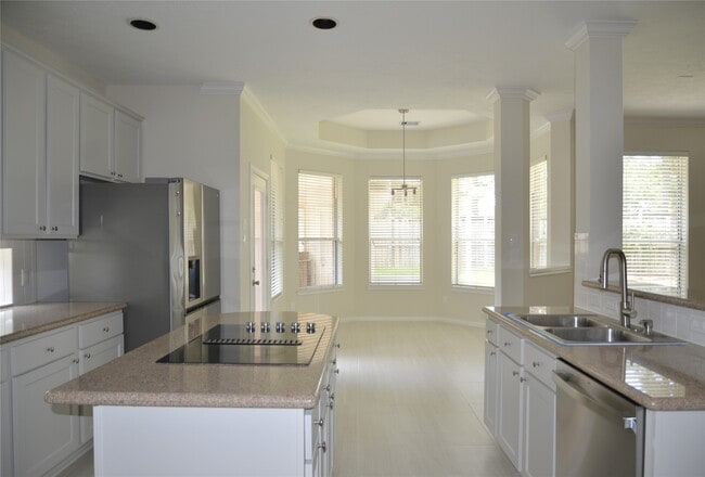 Building Photo - 218 Heathbrook Ln