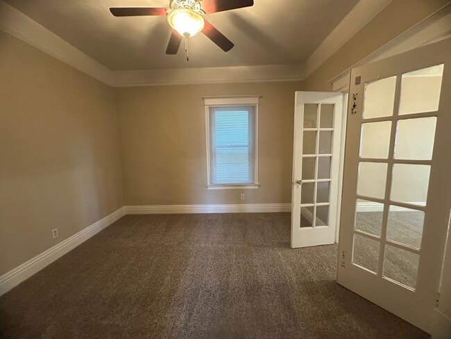 Building Photo - Updated 2 Bedroom with Office and Yard in the Heart of Midtown