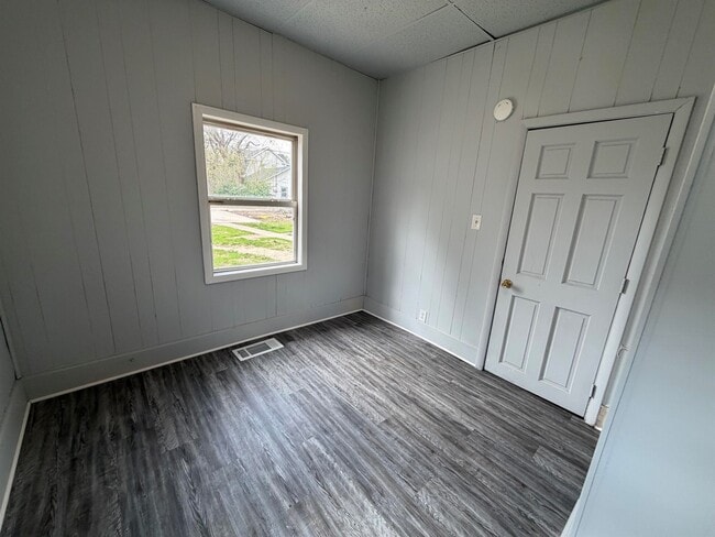 Building Photo - 36 Griffin-S