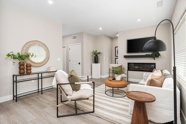 Building Photo - 2806 E Alluvial Ave