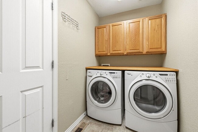 Building Photo - 14141 Fairwind Ln