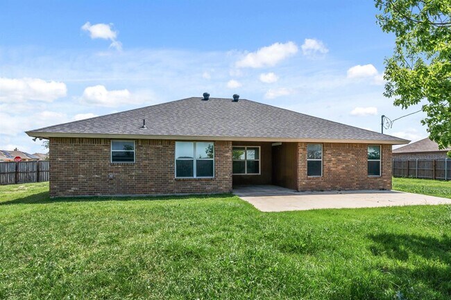 Building Photo - 5901 Hercules Ave