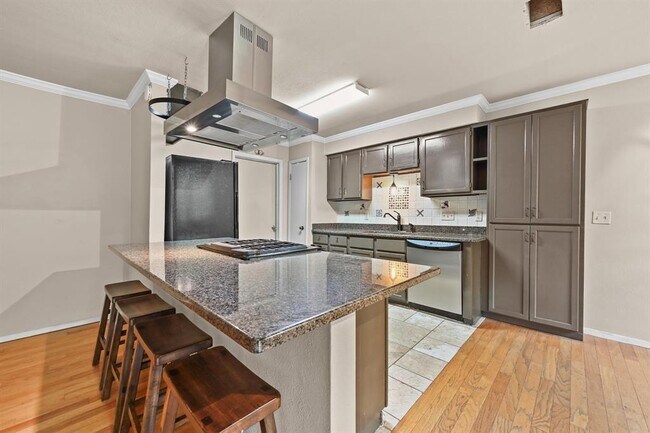 Building Photo - 6511 Lancret Hill Dr