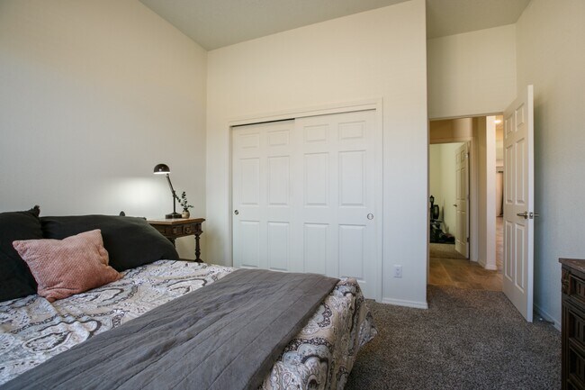 Building Photo - 2039 Lobo Trot Ct SE
