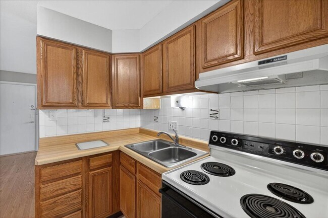 Building Photo - Apartment Food for the Soul