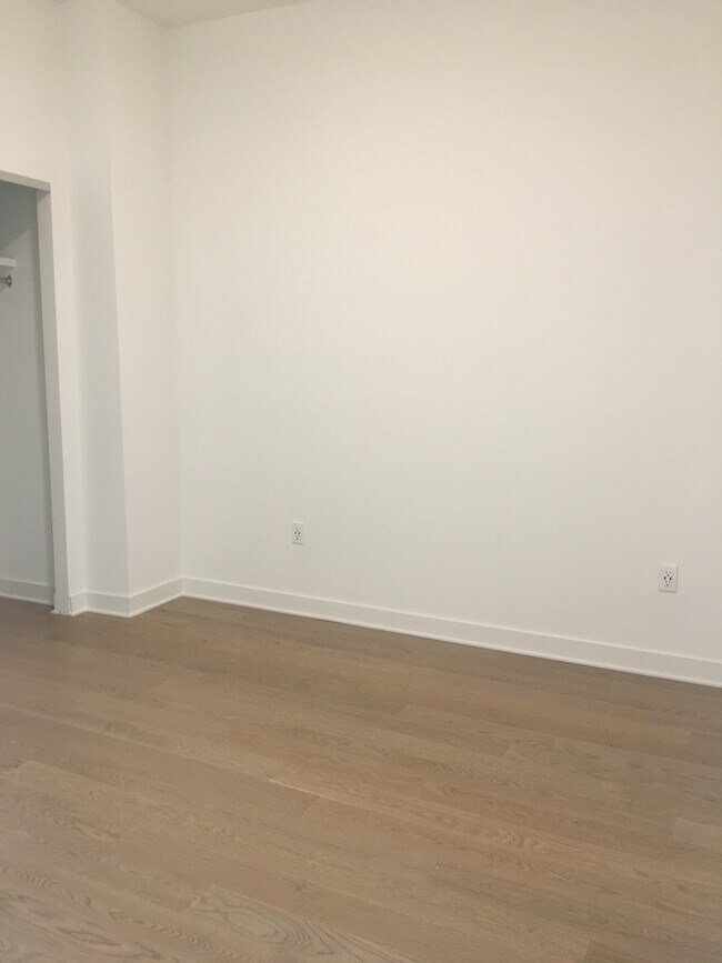 Building Photo - 1650 Silver Hill Dr
