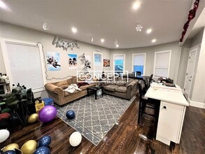 Building Photo - 91 Hillside St