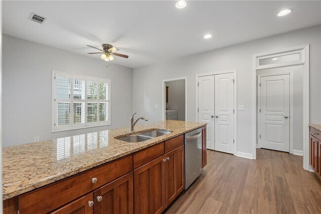 Building Photo - 3365 Tanager Ct