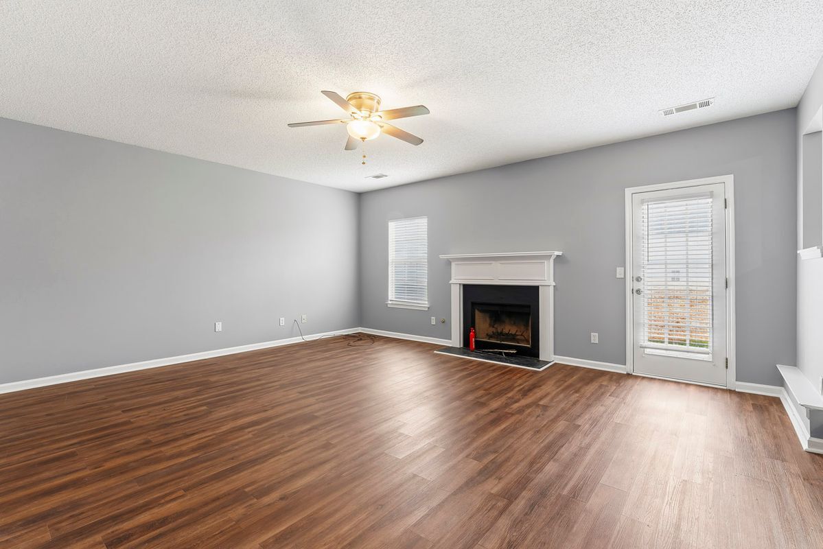Building Photo - 11925 Spring Lake Way