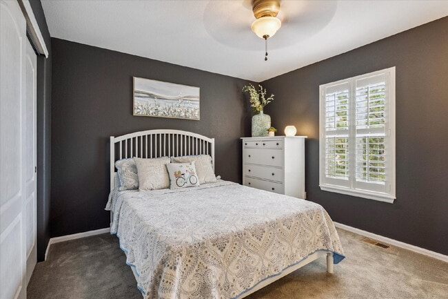 Building Photo - Golf-Course Retreat