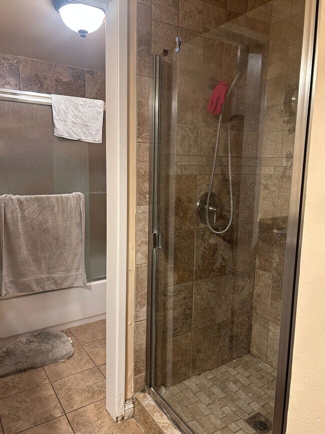 Building Photo - Spacious Home for Rent in Fountain Valley