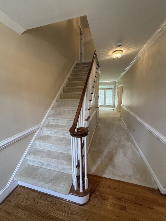 Building Photo - 609 Crabbery Ln