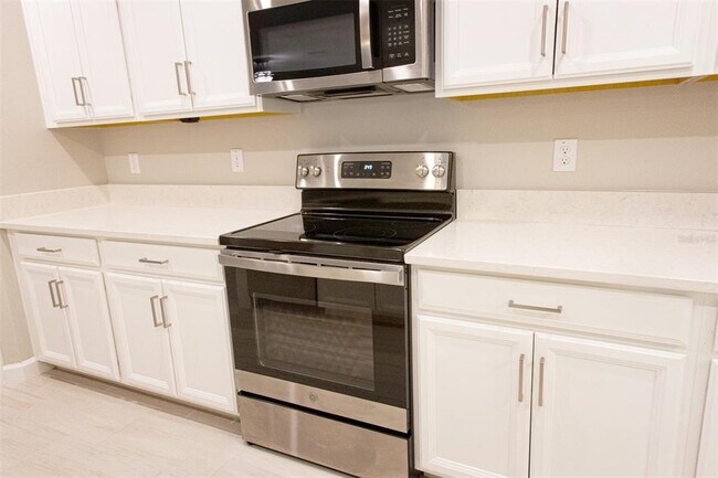 Building Photo - 16657 Shell Bay Dr