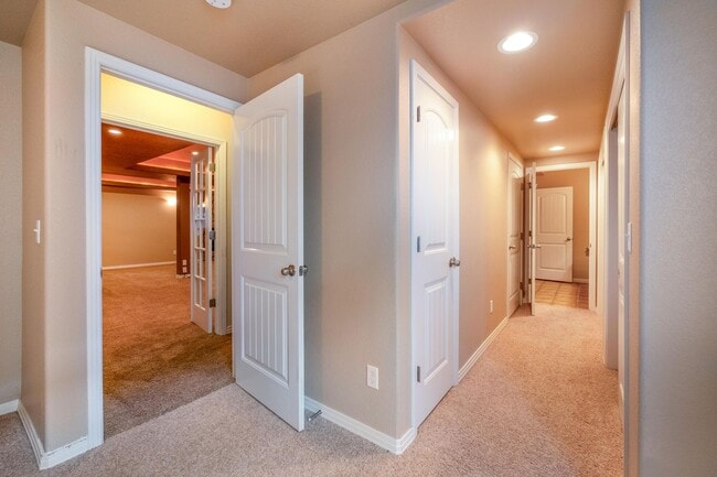 Building Photo - 5-bedroom, 3-bathroom home located in Windsor, CO.