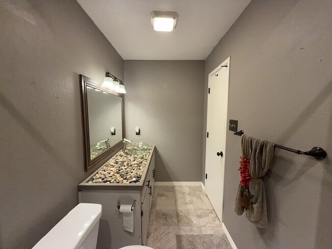 Building Photo - 6415 Elm Springs Dr