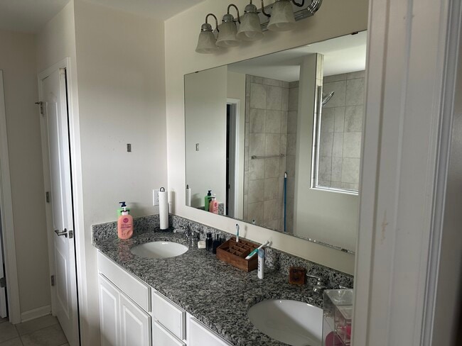 Building Photo - 9100 Tamarack Grove Ln