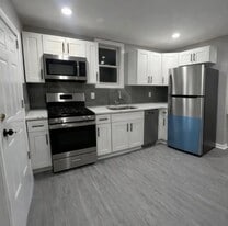 Building Photo - 10 Cedar Aly