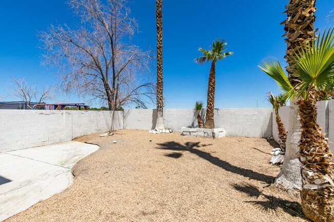 Building Photo - Great 3 bedroom home in South Shore!!