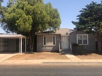 Building Photo - 205 Hickory St