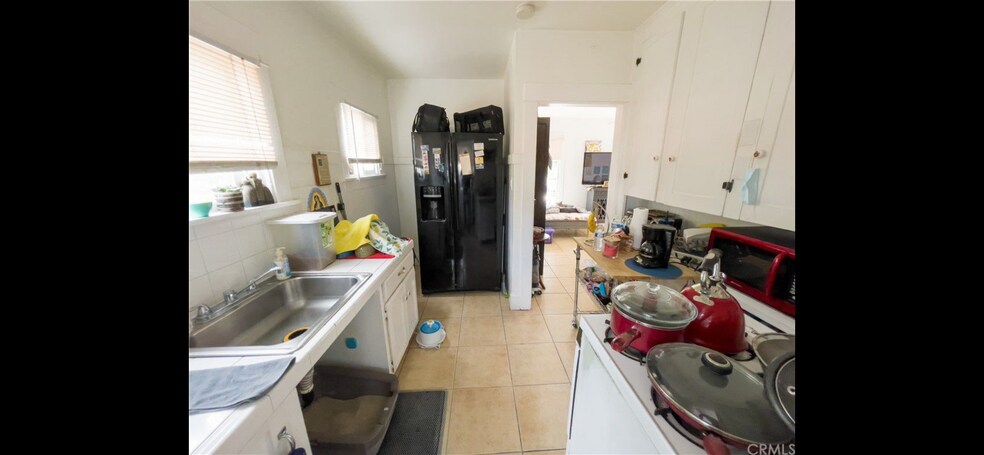 Building Photo - 519 E Dayman St