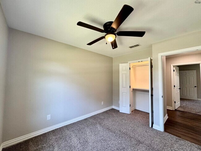 Building Photo - 3208 Northwest Dr