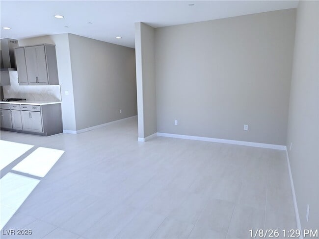 Building Photo - 299 Stradella Pl