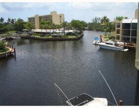 Building Photo - 1 Royal Palm Way
