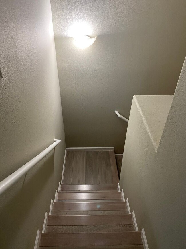 Building Photo - 9318 Square Dance Pl